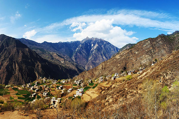 從成都包車去川西旅游多少錢(qián)