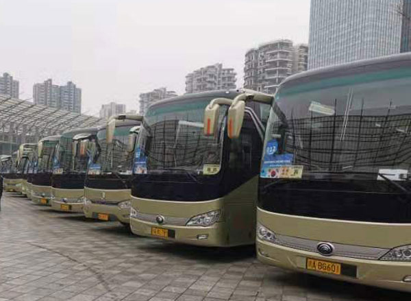 成都旅游包車價(jià)格宇通中巴35-39座