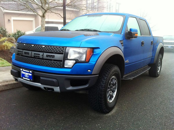 成都租猛禽f150皮卡車費(fèi)用多少錢一天？